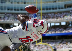 SMU Mustangs wide receiver Courtland Sutton (16) bobbles a catch in the end zone during the first quarter at McLane Stadium in Waco, Texas.