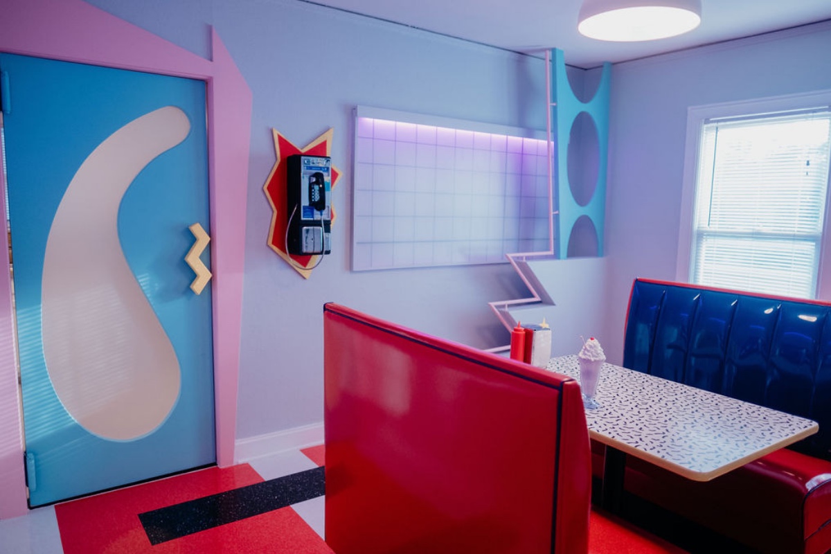 Be Kind Rewind With Dallas New 90s Themed Airbnb Central Track