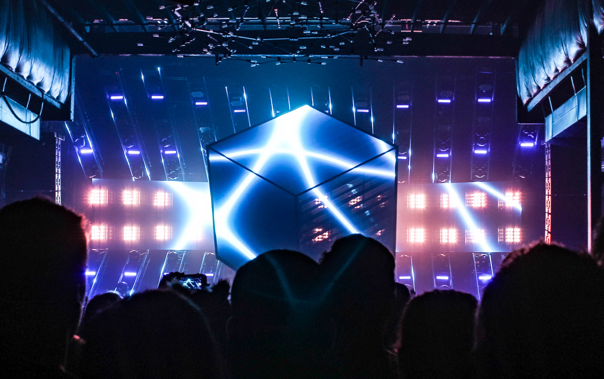 Deadmau5 Kicks Off His Impressive Cube V3 Tour In Dallas Central Track