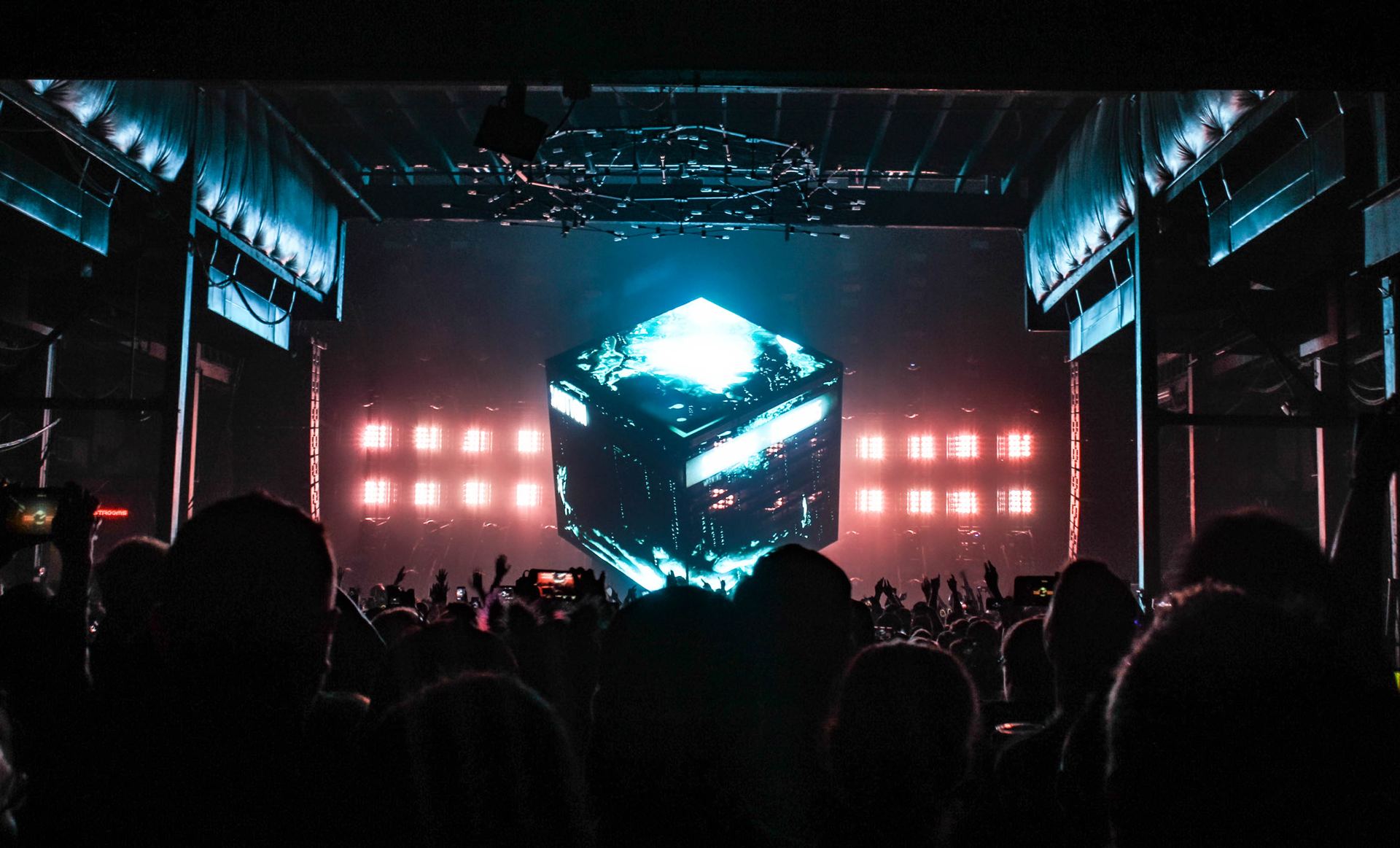 Deadmau5 Kicks Off His Impressive Cube V3 Tour In Dallas Central Track