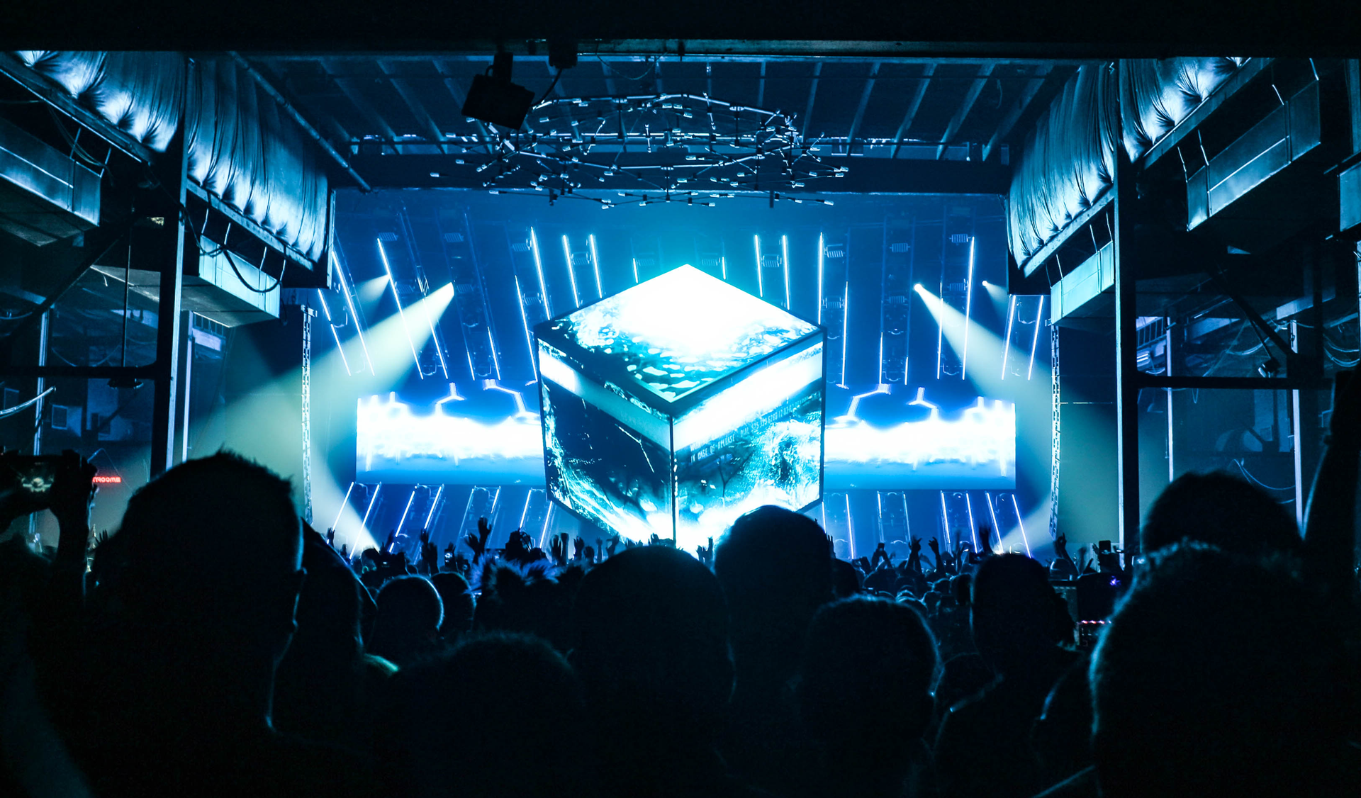 Deadmau5 Kicks Off His Impressive Cube V3 Tour In Dallas Central Track