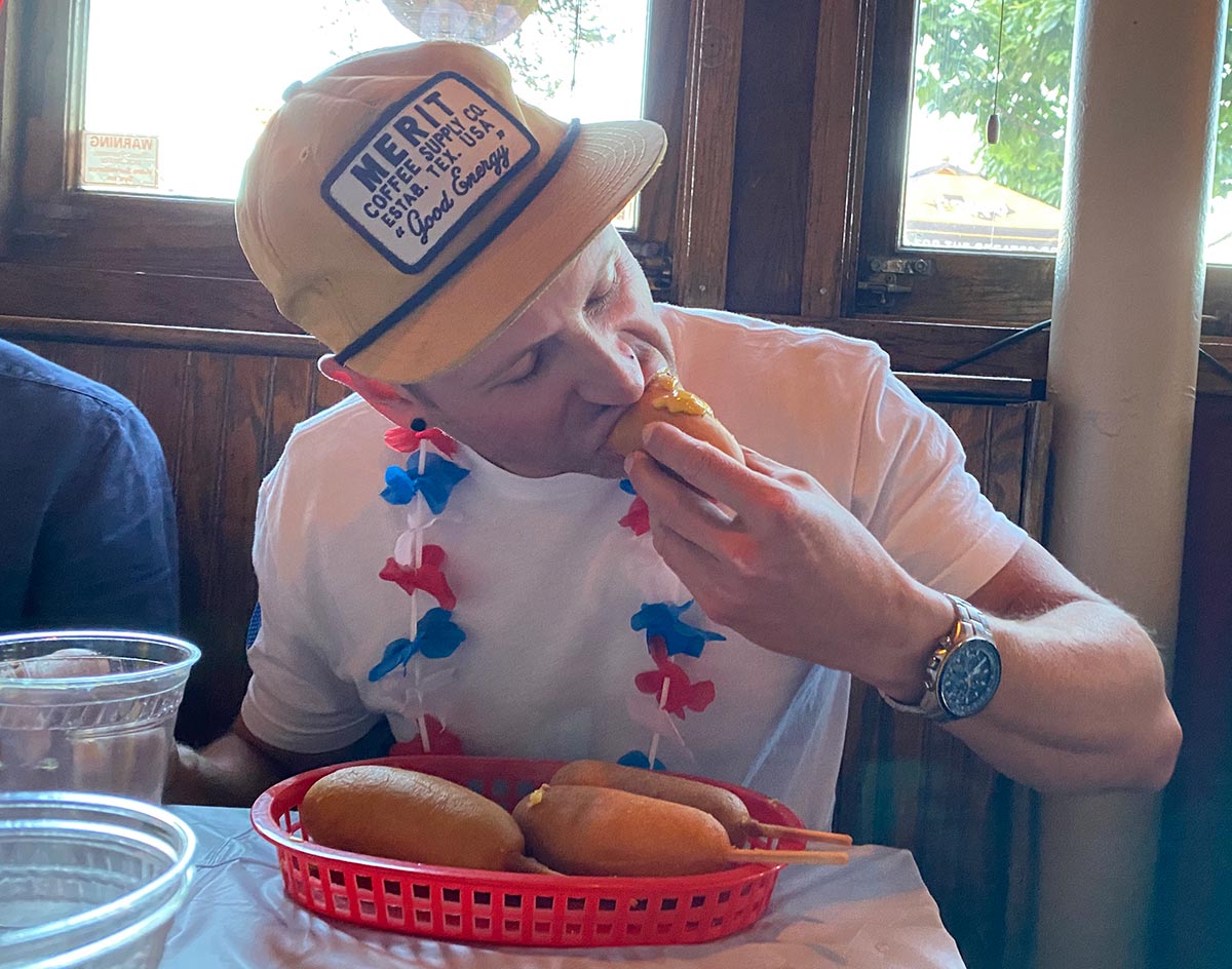 [Photos] Does Corn DogEating Prowess Run In The Family? Central